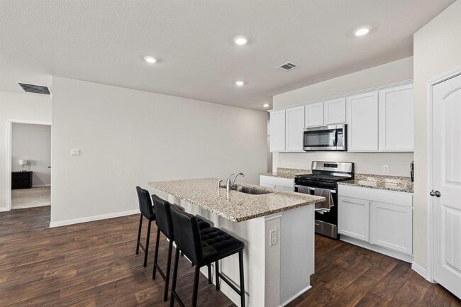 Building Photo - 381 Evergreen Sumac Lp