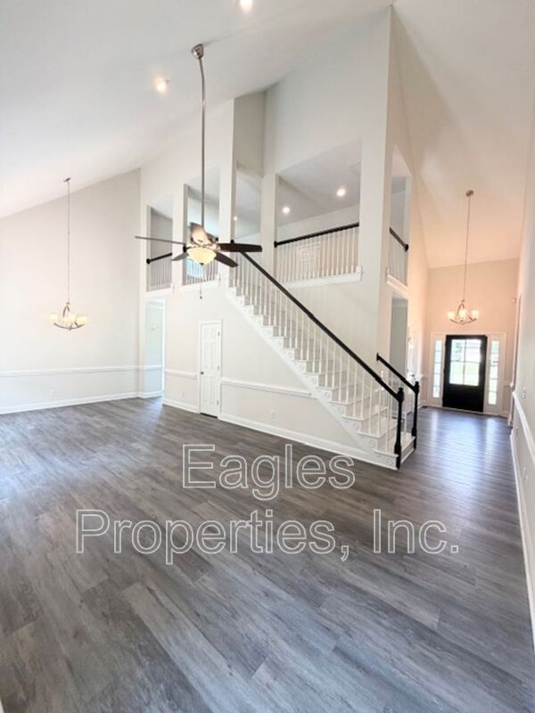 Foto del edificio - 210 Creekside Dr