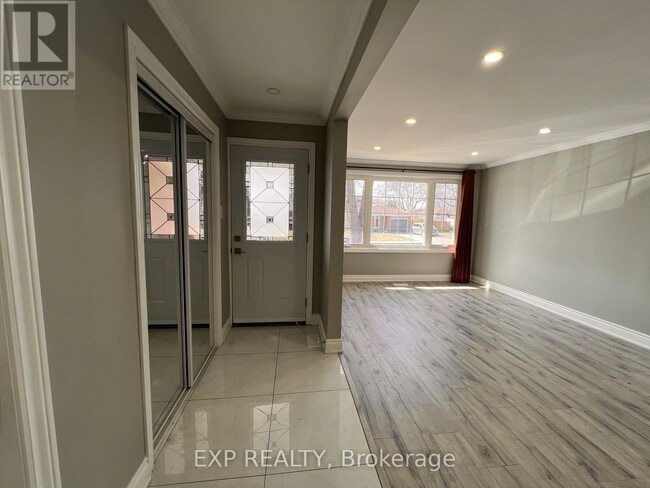 Photo du bâtiment - 64 Gainsborough Rd