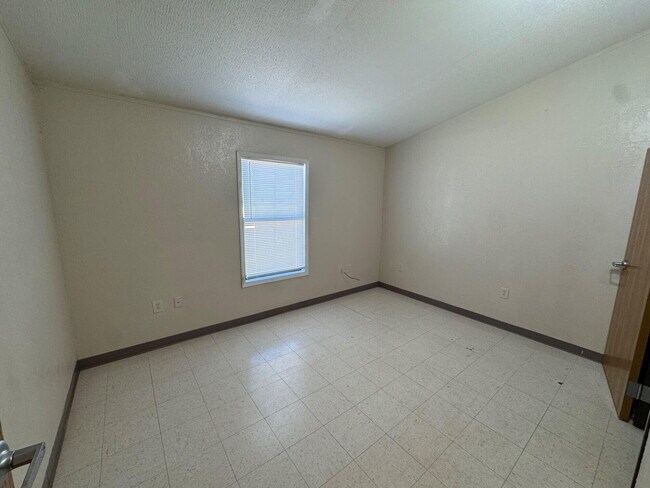 Foto del edificio - 5925 E Private Rd 6575