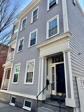 Building Photo - 54 Chestnut St