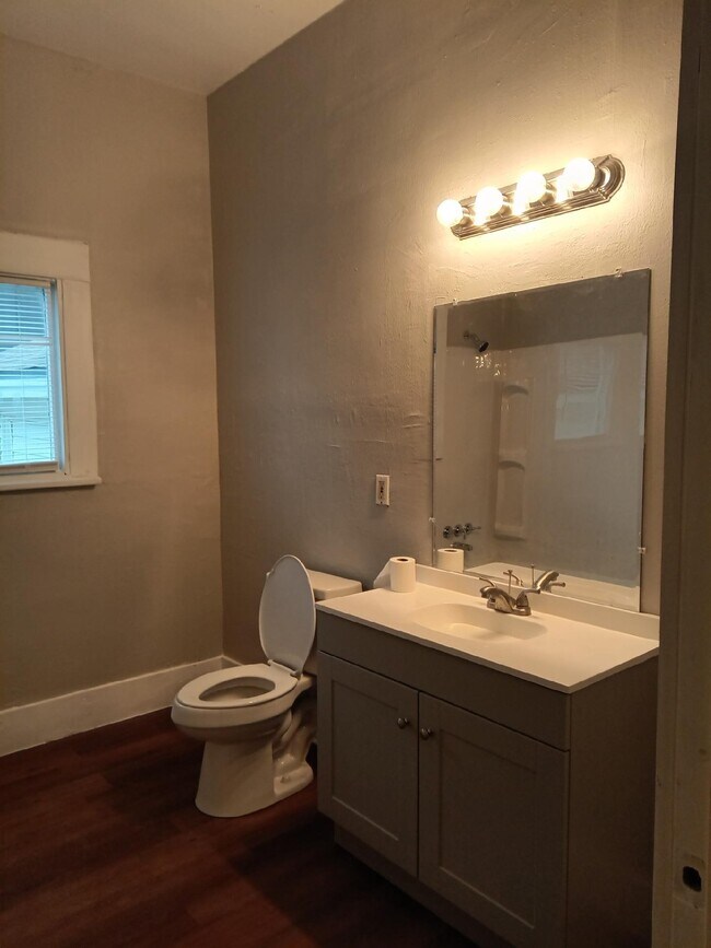 Bathroom - 415 2nd Ave NW