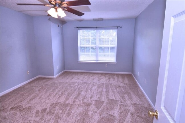 Building Photo - 3833 Pleasant Oaks Dr