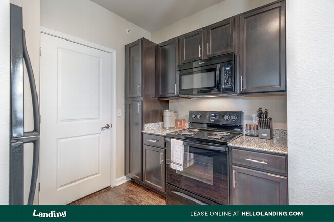 Building Photo - 24631 E Applewood Dr