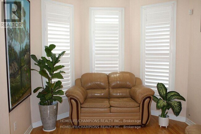 Photo du bâtiment - 76 Pogonia St