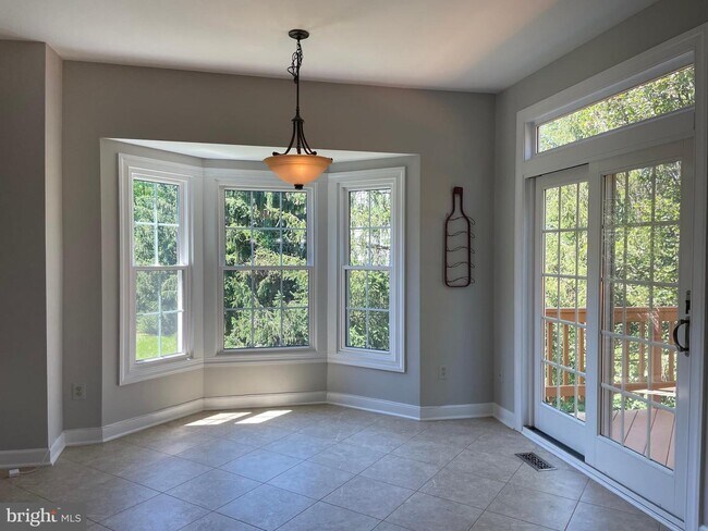Foto del edificio - 46530 Lynnhaven Square