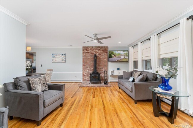 Foto del edificio - 8 Wakeman Ct