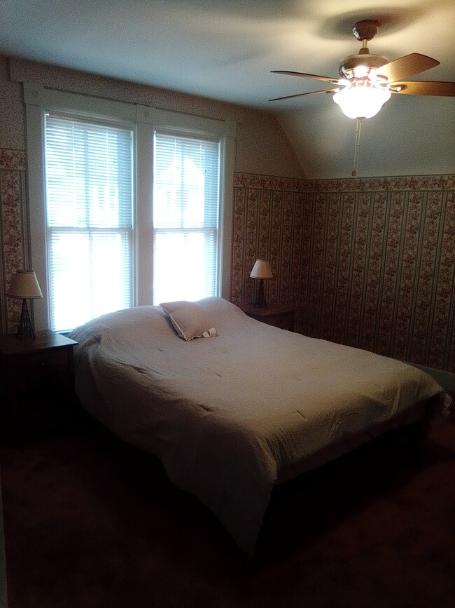 Building Photo - 163 Vine St