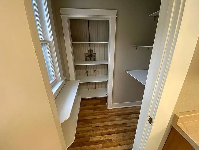 Building Photo - 5735 3rd Ave