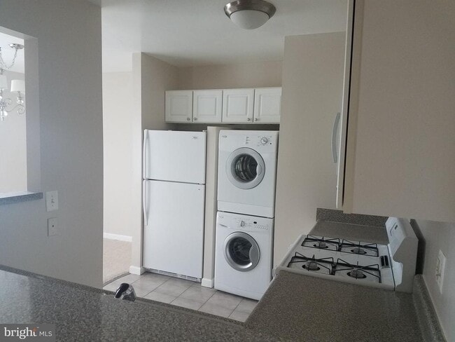 Building Photo - 2500 Markham Ln