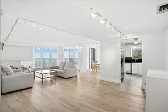 Building Photo - 1010 S Ocean Blvd