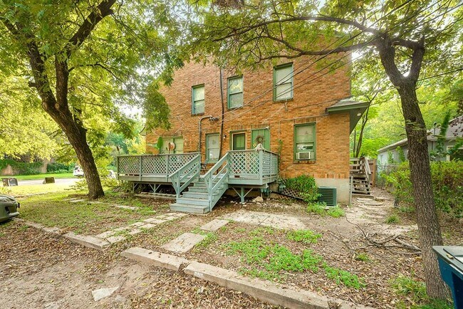 Building Photo - 515 Monticello Dr