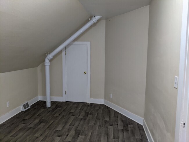 Building Photo - 3127 N 34th St
