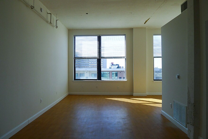 Foto principal - 4600 Woodward Ave