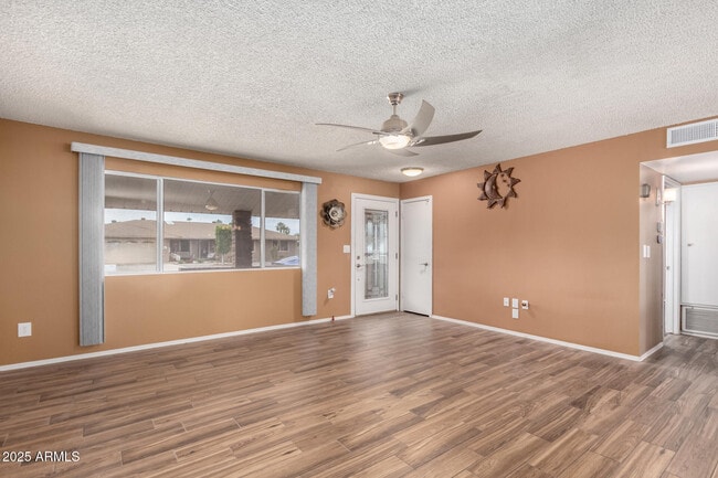 Building Photo - 9430 W Arrowhead Dr