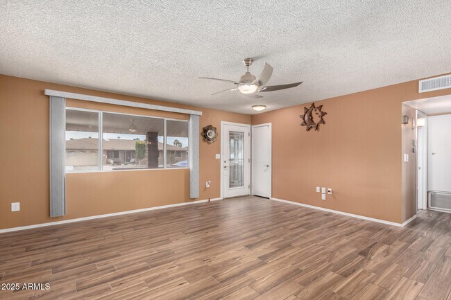 Foto del edificio - 9430 W Arrowhead Dr