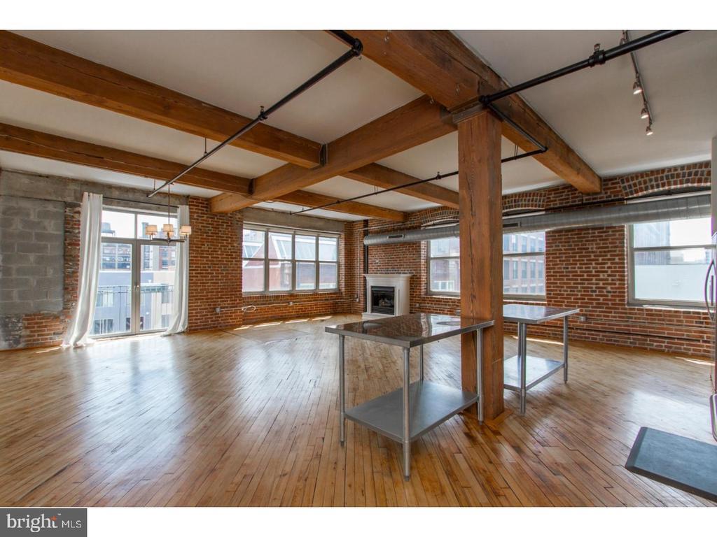 Primary Photo - 1220 Buttonwood St