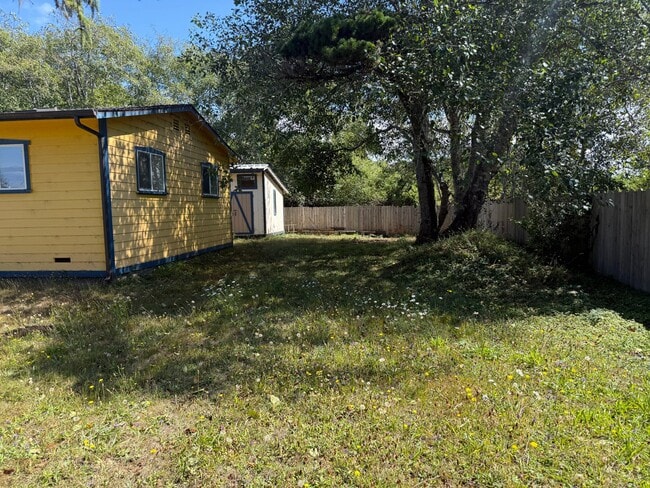 Building Photo - 1761 Fischer Ave