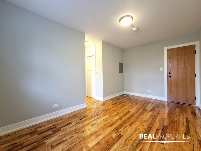 Foto del edificio - 2906 N Mildred Ave