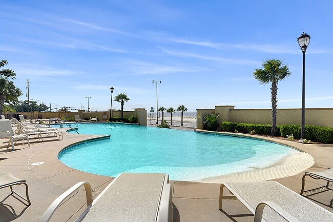 Building Photo - 1200 Beach Dr