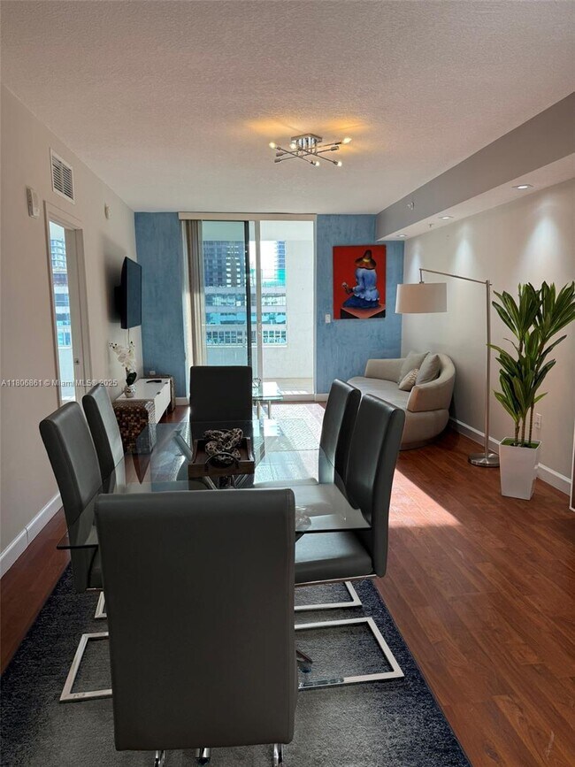 Foto del edificio - 170 SE 14th St
