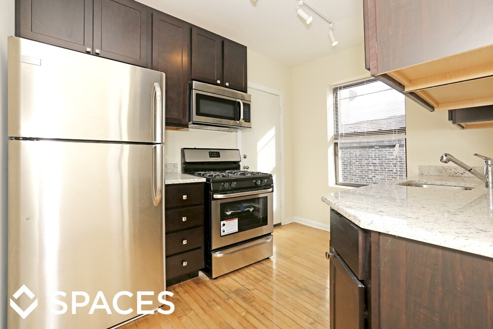 Foto principal - 4747 W Lawrence Ave