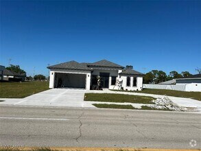 Building Photo - 1026 Chiquita Blvd N