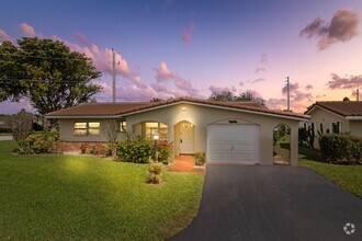 Building Photo - 4460 NW 13th Ave