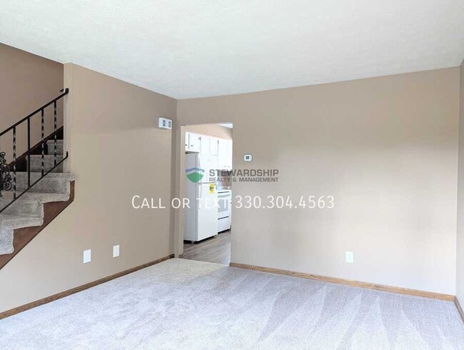 Building Photo - 151 Elm St NE