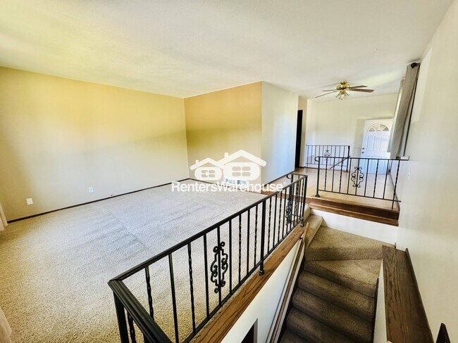 Foto del edificio - 5043 Shoreline Dr