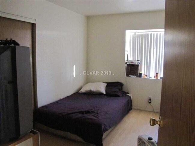 Foto del edificio - 513 E Rolly St