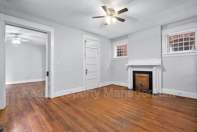 Foto del edificio - 223 N Arthur Ashe Blvd