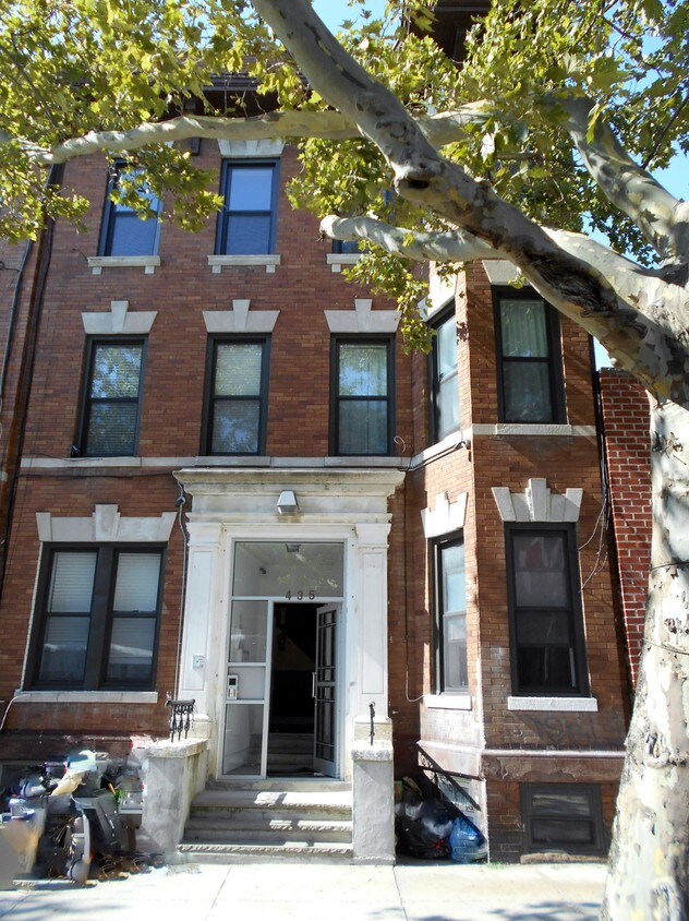 Primary Photo - 235 Marion St