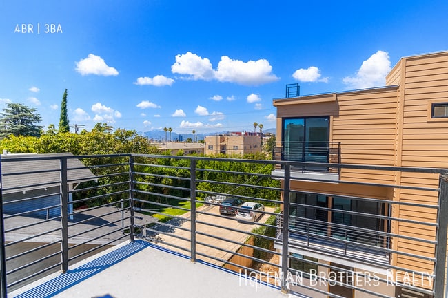 Foto del edificio - 4507 1/4 W 18th St-