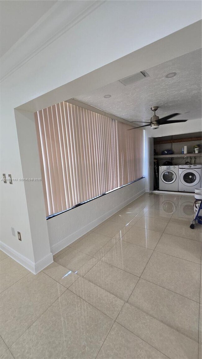 Foto del edificio - 10805 NW 7th St