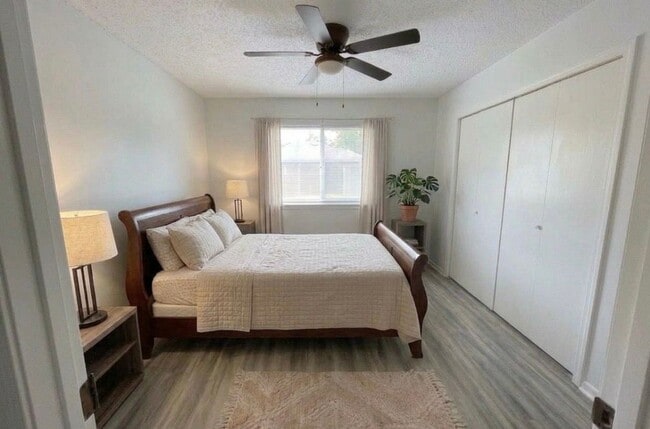 Building Photo - 3814 Brier Gardens Dr