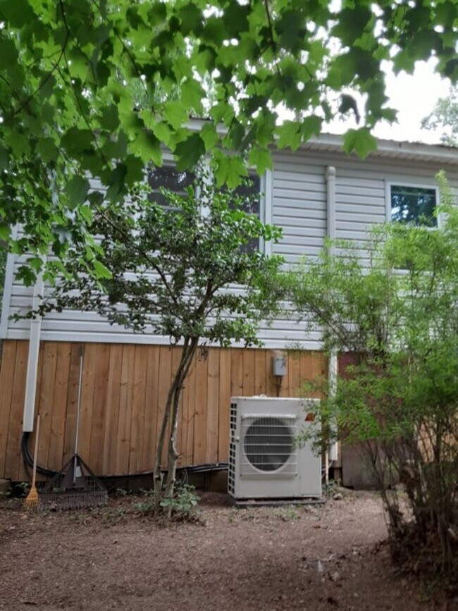 Foto del edificio - 143 Wainwright Rd