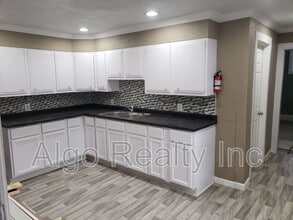 Building Photo - 1012 7th St E