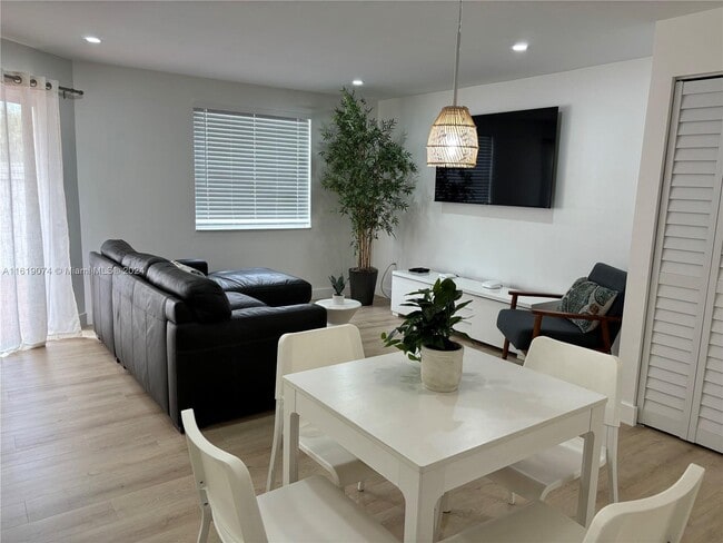 Building Photo - 4575 SW 68th Ct Cir