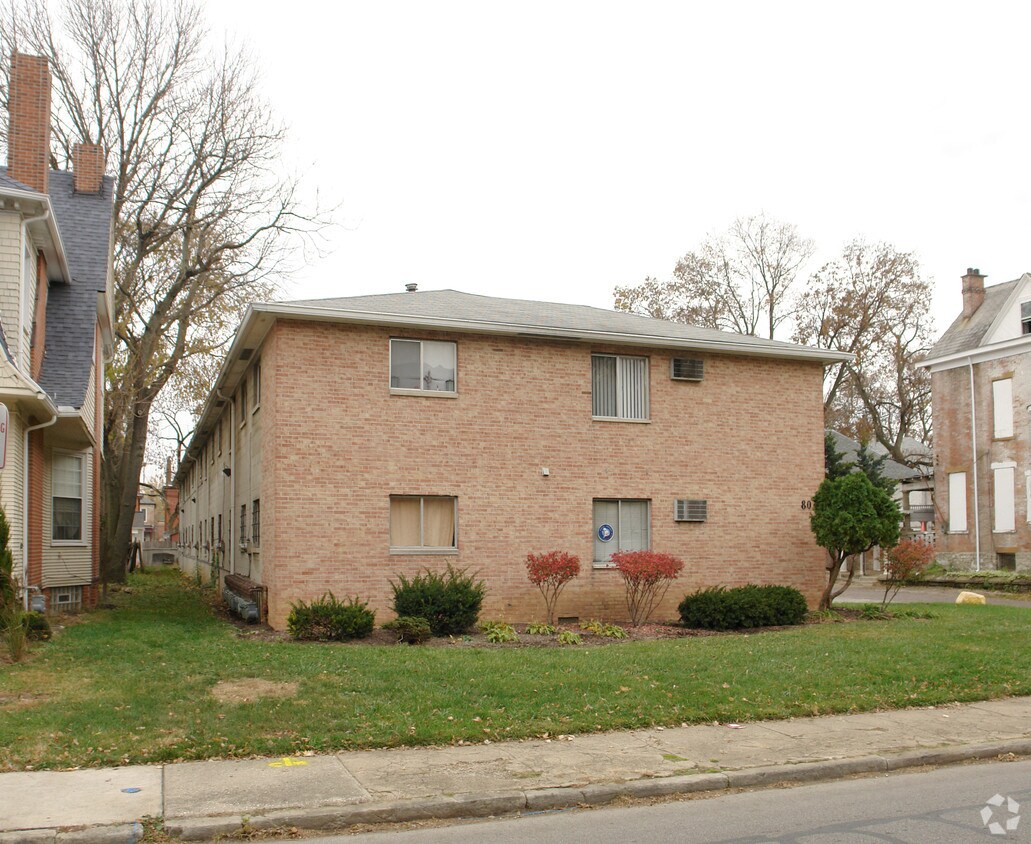 Foto del edificio - 80 Wilson Ave