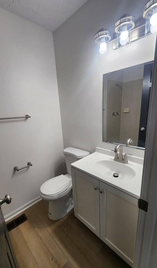 Building Photo - 1836 Queensbridge Cir