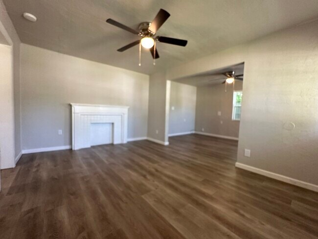 Building Photo - 3208 NW 30th St