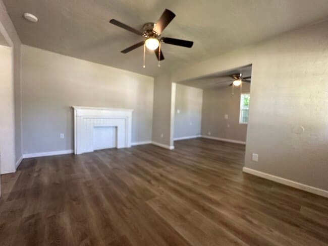 Foto del edificio - 3208 NW 30th St