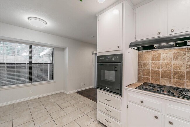 Building Photo - 6524 Stardust Dr N