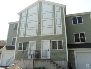 Building Photo - 8 Knotts St