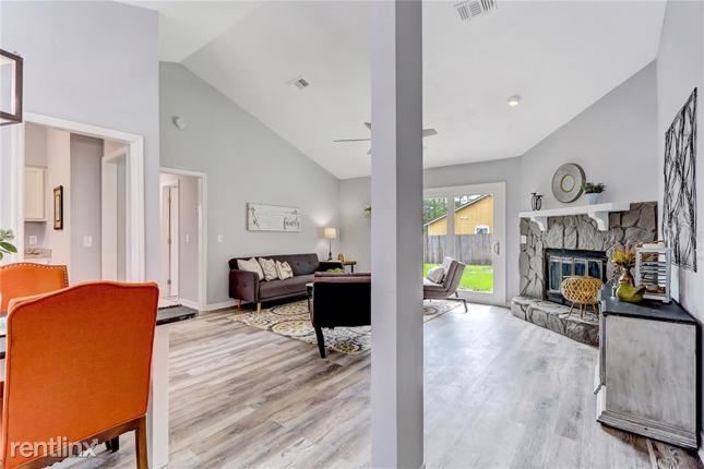 Building Photo - 3 br, 2 bath House - 7795 R Collins Ridge ...