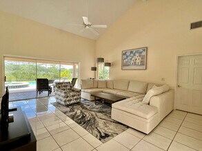 Building Photo - 12853 Bellerive Dr