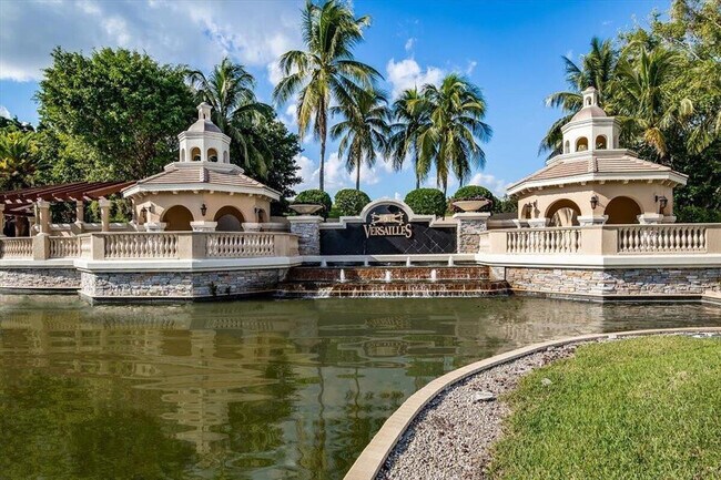 Foto del edificio - 10295 Trianon Pl