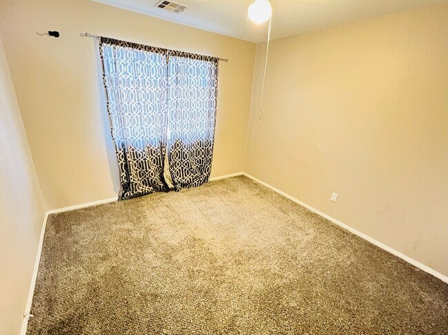 Building Photo - 995 Prestige Meadows Pl