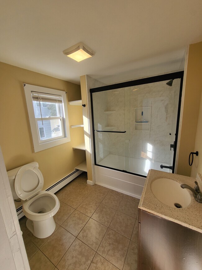 Bathroom - 42 Upton St